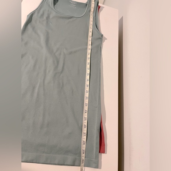 Two fitted maternity tank tops - Picture 8 of 9